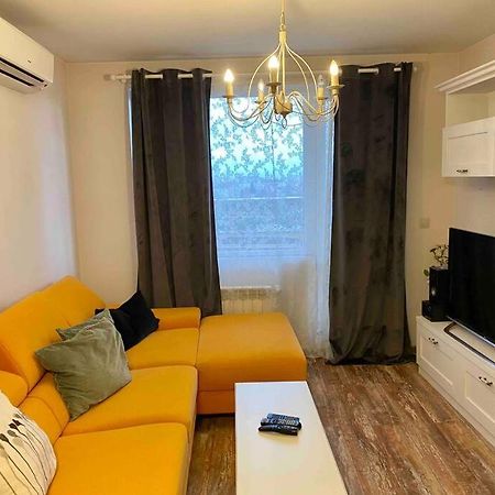 Stylish Magenta Apartment - Terrace & Free Parking Sofia Luaran gambar