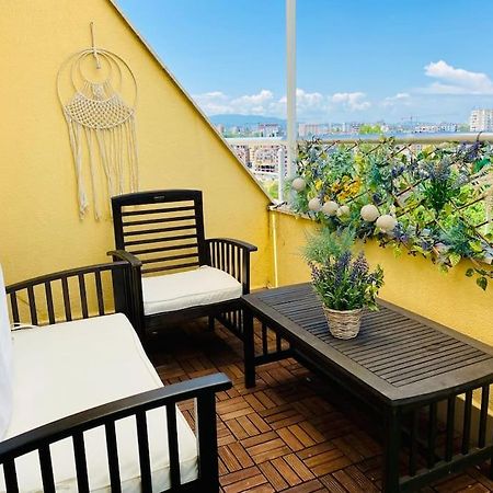 Stylish Magenta Apartment - Terrace & Free Parking Sofia Luaran gambar