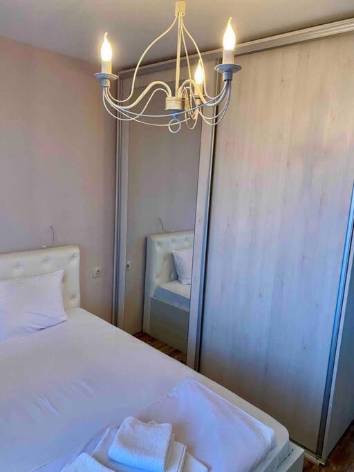 Stylish Magenta Apartment - Terrace & Free Parking Sofia Luaran gambar