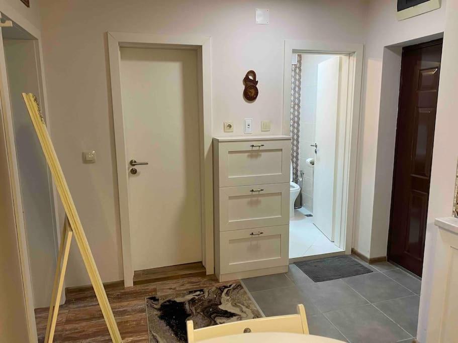 Stylish Magenta Apartment - Terrace & Free Parking Sofia Luaran gambar