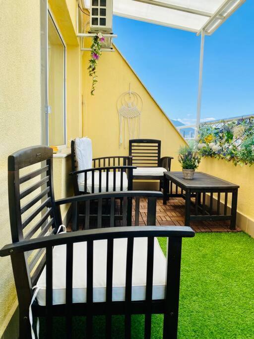 Stylish Magenta Apartment - Terrace & Free Parking Sofia Luaran gambar