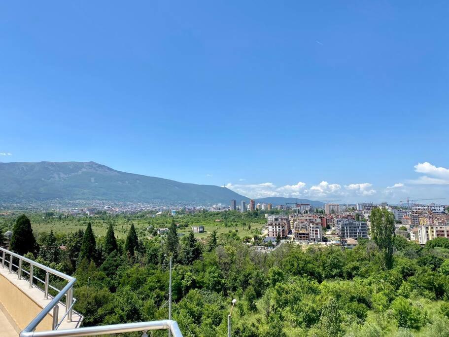 Stylish Magenta Apartment - Terrace & Free Parking Sofia Luaran gambar